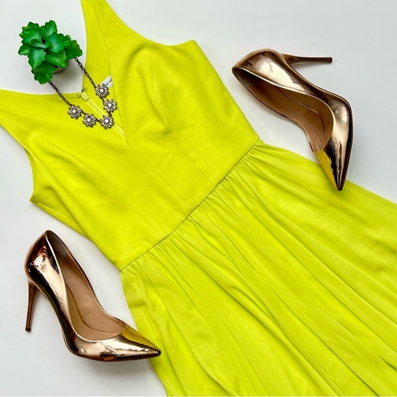 Dress the Population Alicia Dress Neon Yellow Chiffon Midi Twirl V-Neck Size S - Picture 3 of 11